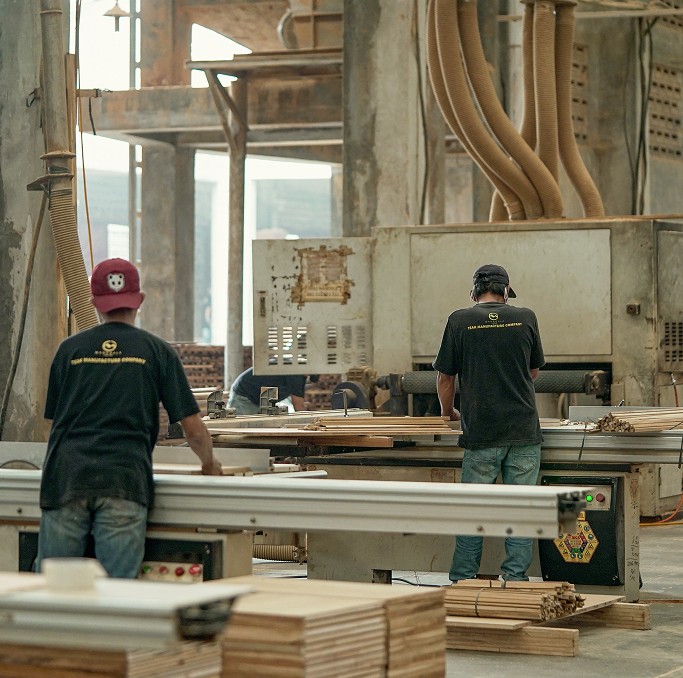 Manggala Furniture is a wood furniture manufacturer specializing in teak furniture production.