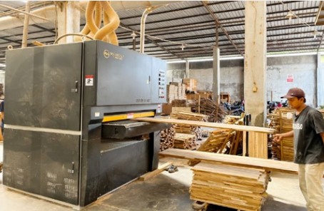 Manggala Furniture adalah produsen furnitur kayu yang mengkhususkan diri pada produksi furnitur berbahan kayu jati.