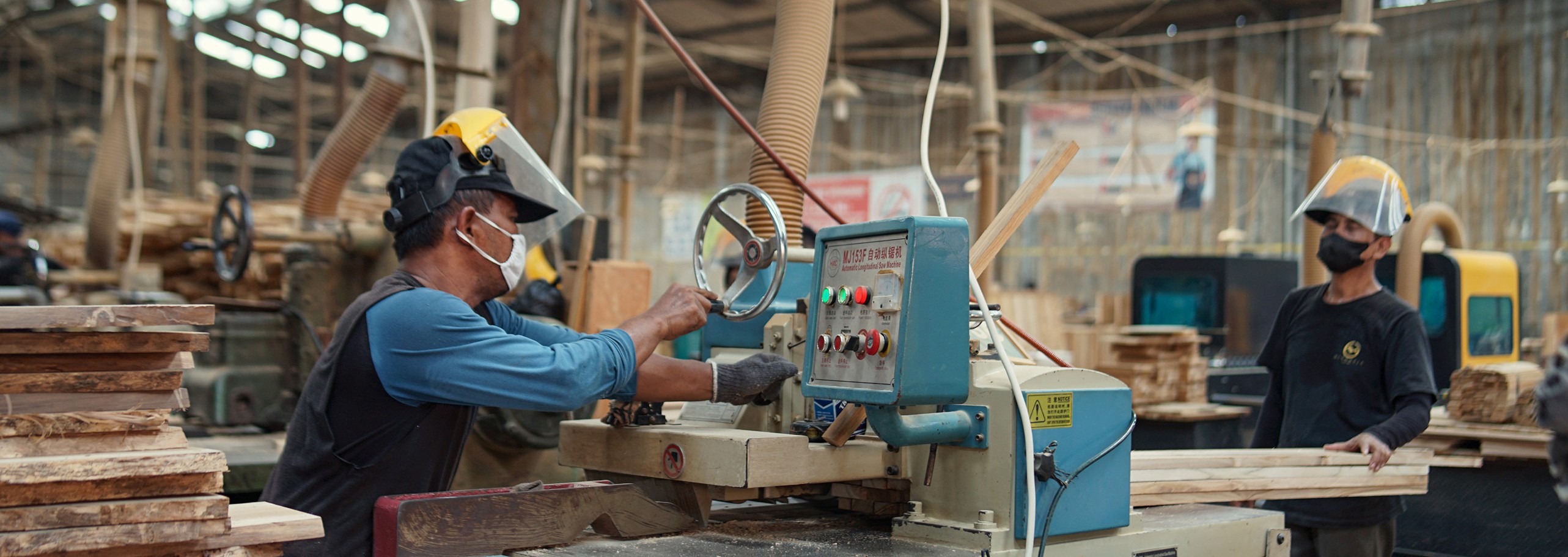 Manggala Furniture is a wood furniture manufacturer specializing in teak furniture production.