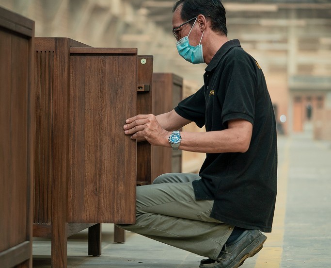 Manggala Furniture is a wood furniture manufacturer specializing in teak furniture production.