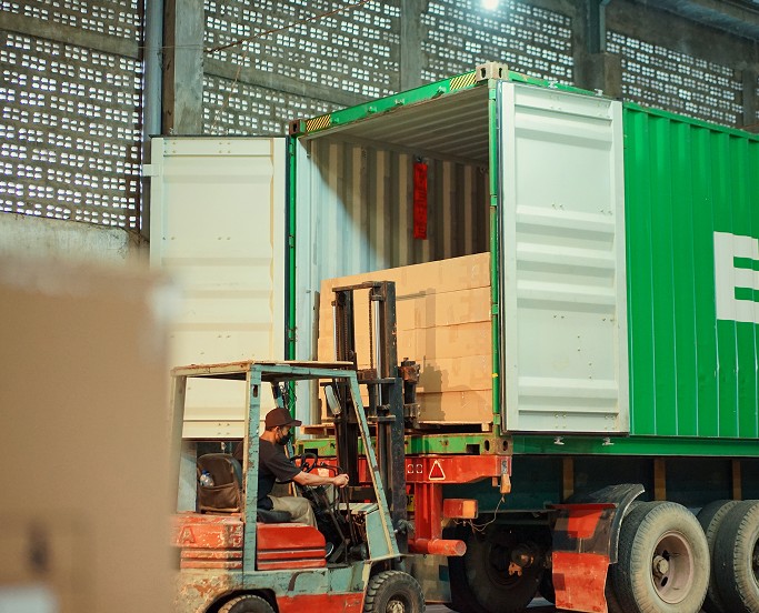 Manggala Furniture is a wood furniture manufacturer specializing in teak furniture production.